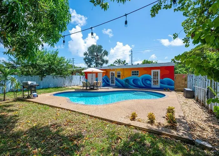 Casa Ola - Surf Themed Pool Home, Near Downtown