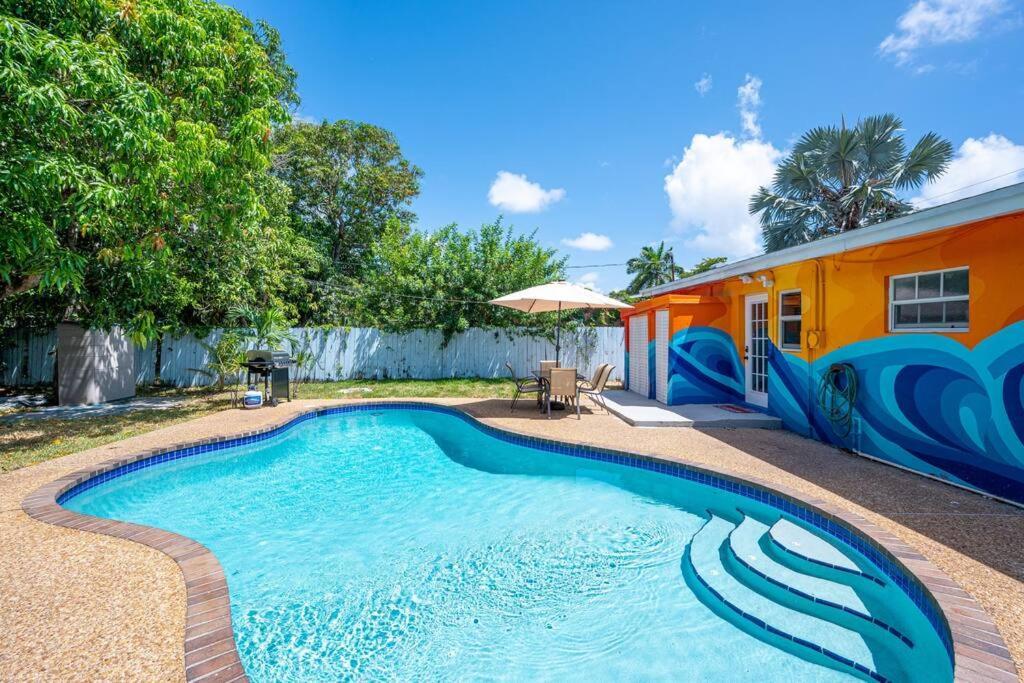 Casa Ola - Surf Themed Pool Home, Near Downtown Сasa de vacaciones *